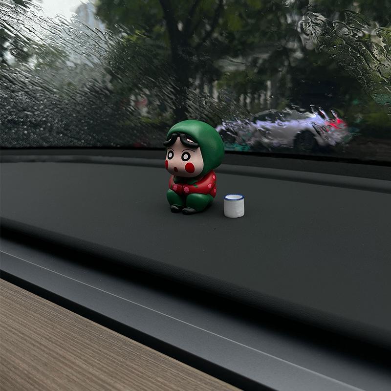 2024 Автомобильное украшение Крейон Шин-чан для консоли Tesla/BYD или сиденья пассажира