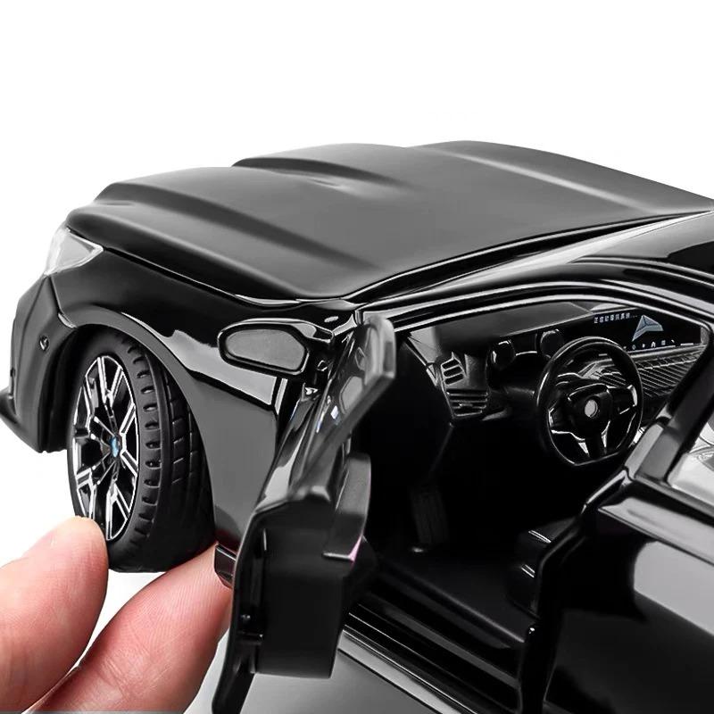 1/24 BMW I5 M60 литая модель из сплава роскошная игрушечная машинка со звуком и светом детская рождественская игрушка в подарок