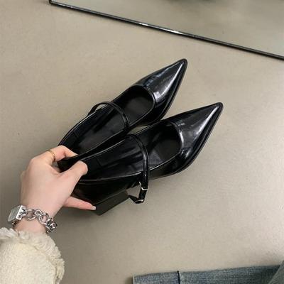 Темпераментные туфли-лодочки с острым носком женские 2025 новая весна и осень с ремешком на подъеме и мелким вырезом Мэри Джейн маленькие кожаные туфли