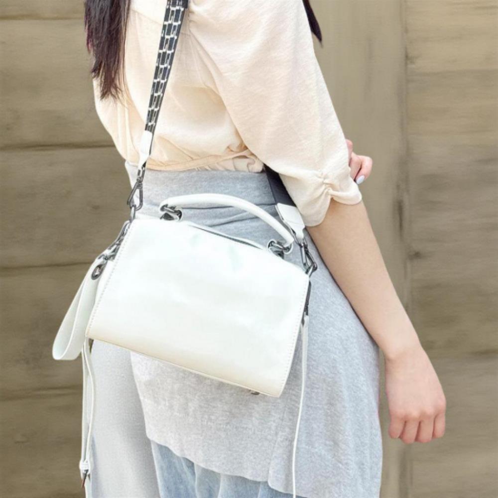 New ArrivalS Open Run Women S gloSSy Mini Leather croSSbody Bag
