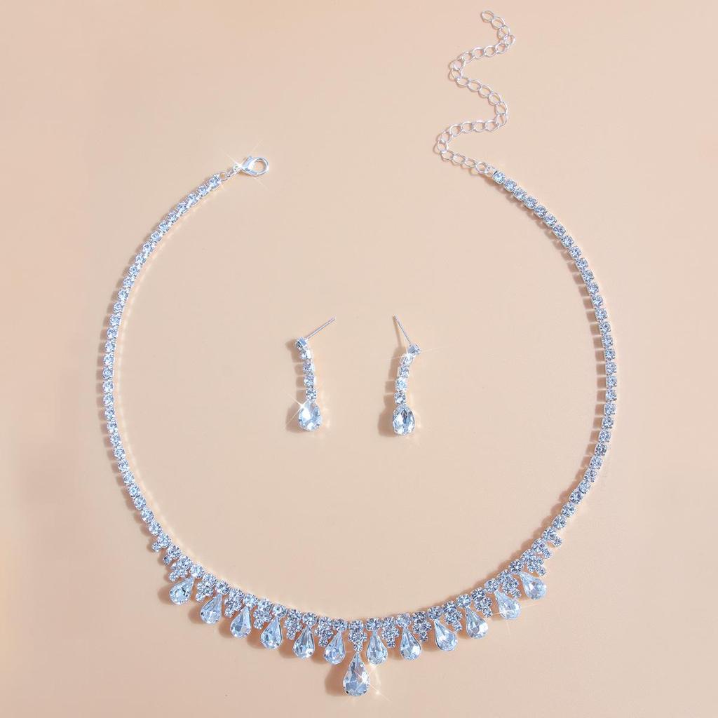 Элегантный ювелирный набор с кисточками из страз: Свадебное колье и серьги для европейских и американских банкетов