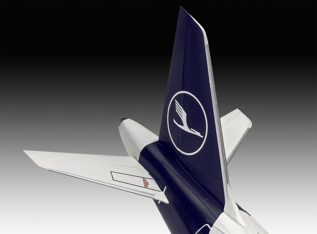 Revell масштаб Airbus A320neo Lufthansa пассажирский самолет пластиковая модель 03942 1/144