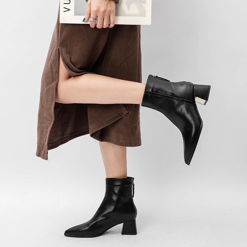 2024 короткие сапоги на высоком каблуке для женщин осень-зима новые женские сапоги на толстом каблуке с застежкой-молнией сзади корейская версия короткие коричневые сапоги с острым носком для чи