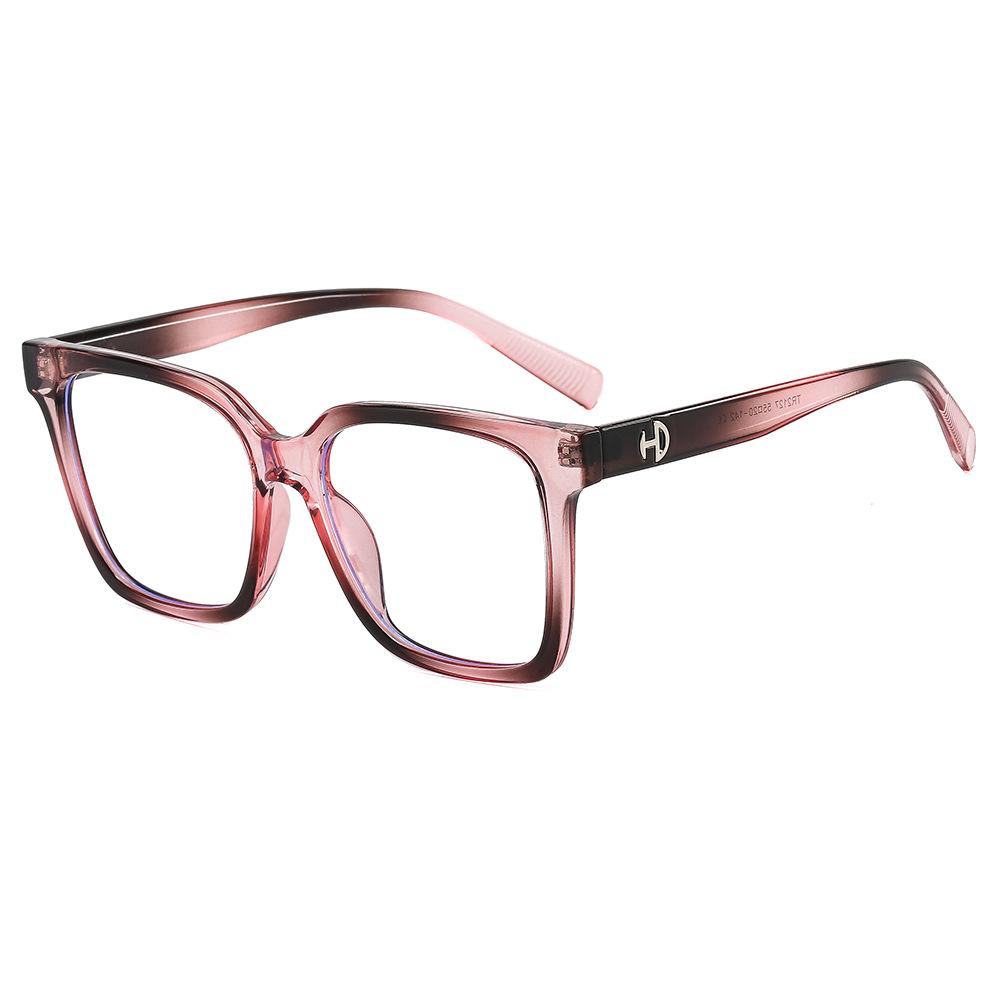 The new TR myopia frame in summer shows a small European and American style with a large frame of anti-blue glasses.
