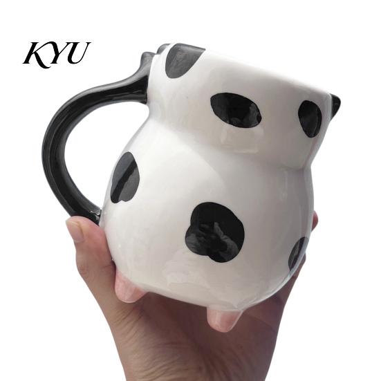 Large Capacity Milk Mug 3D Cow Ceramic with Handle , 580ml Cute Tea Mugs for Friends Animal Coffee Cup, Novelty Desktop Decoration Home And