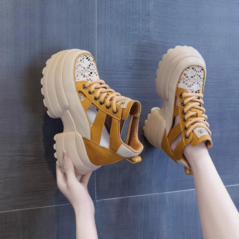 Модная трендовая обувь на толстой подошве для женщин 2024 лето новая толстая сетчатая полая внутренняя приподнятая вулканизированная женская обувь сандалии кроссовки на платформе