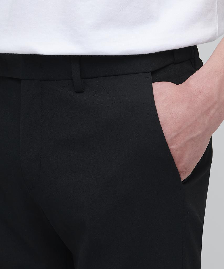 MUSINSA STANDARD Lightweight Skinny Hidden Elastic Waist Crop Slacks [Black]