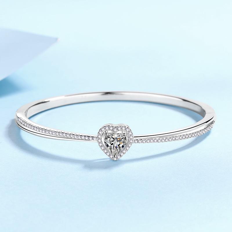 Высокое качество S925 Серебряный браслет из муассанита для женщин Свежий и сладкий Pt950 позолоченный браслет в форме сердца