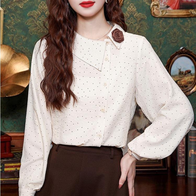 Рубашка с длинными рукавами в стиле ретро в горошек в гонконгском стиле для женщин зимой, модный дизайн, уменьшающий возраст, универсальный топ