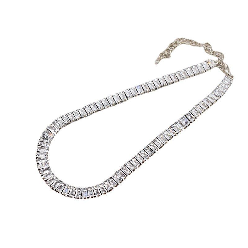 Elegant Zircon Choker Necklace: European and American Style