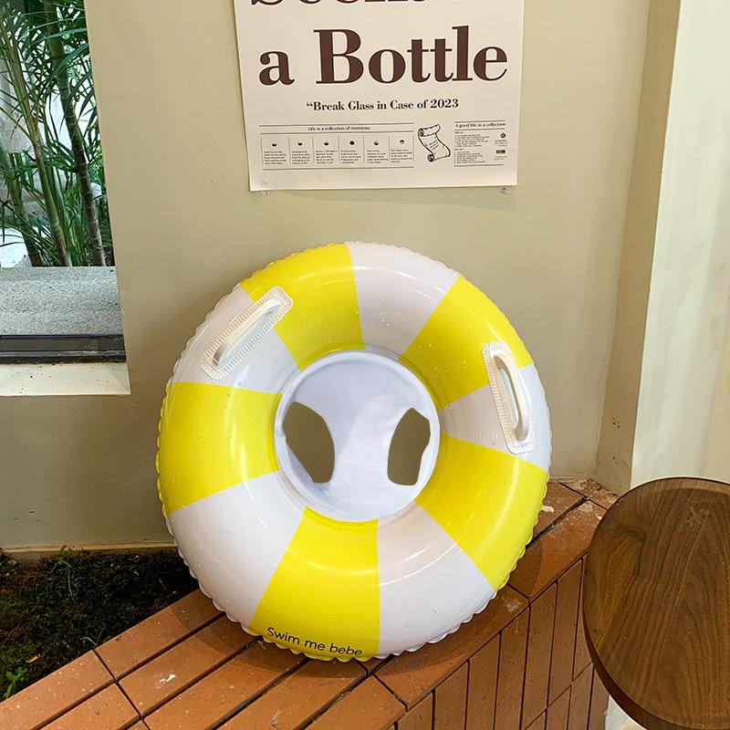 Желтое защитное кольцо для детского сиденья для купания с защитой от солнца - конструкция, препятствующая опрокидыванию