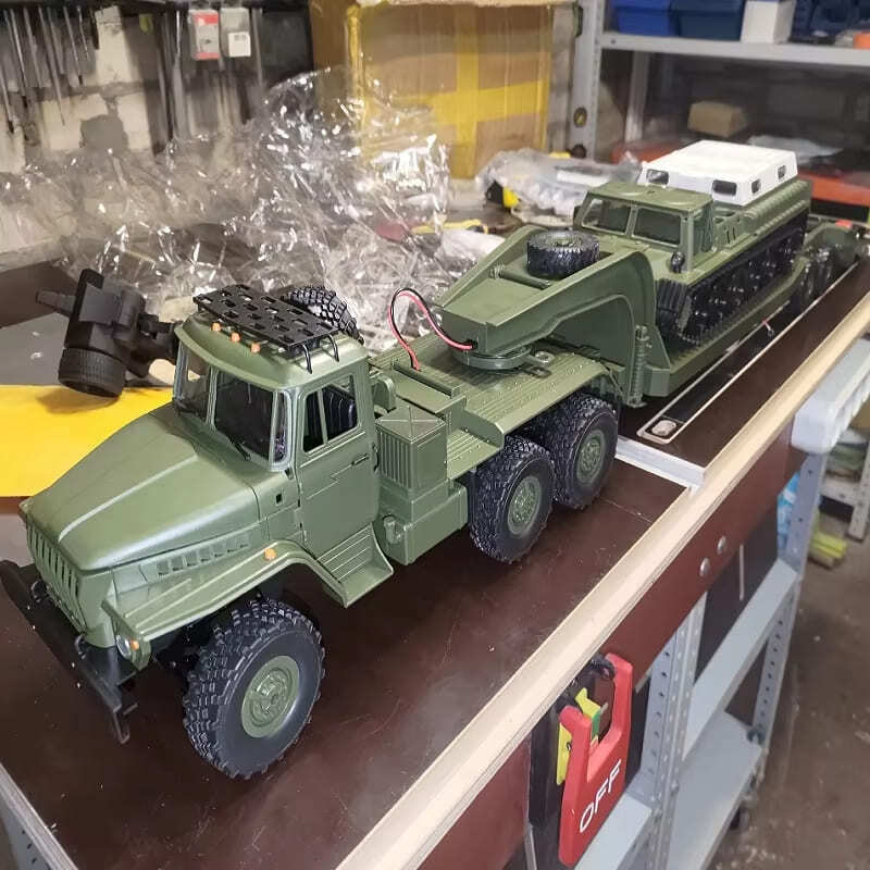 Новый военный транспортный тягач с дистанционным управлением, восхождение на внедорожник, шестиколесный привод, игрушечная полноразмерная модель автомобиля 1/16, удлиненная гусеница, подарок для мальчика