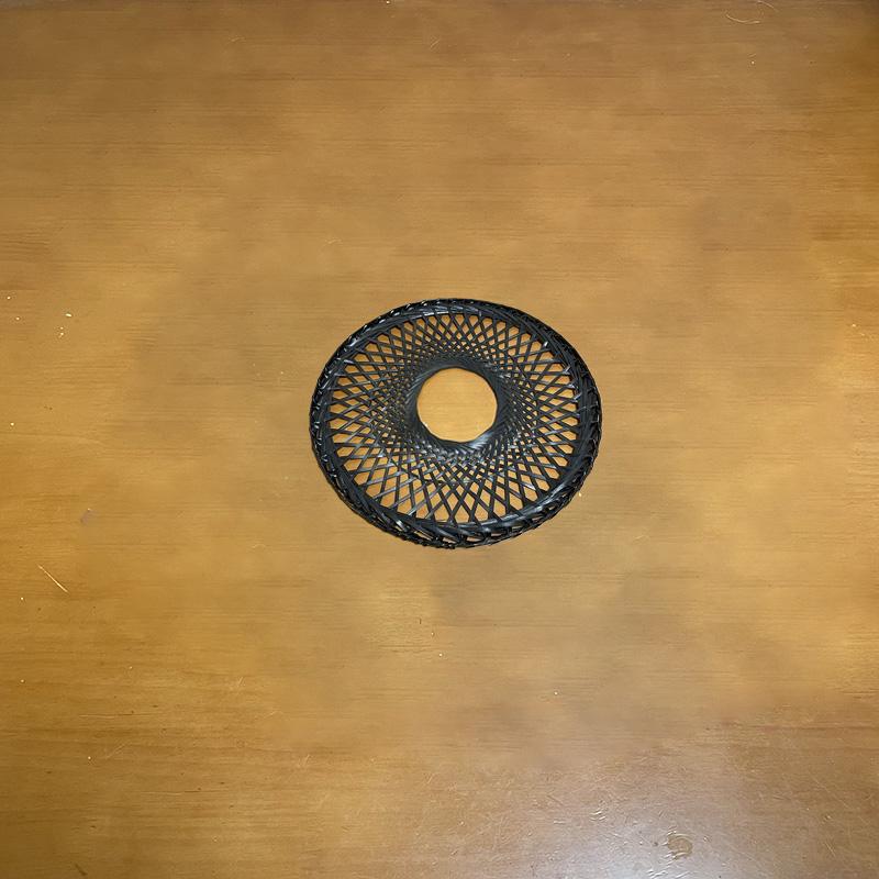 Коническая шляпа, сплетенная вручную из бамбука: Настенное искусство и аксессуар для танца в стиле древнего уся