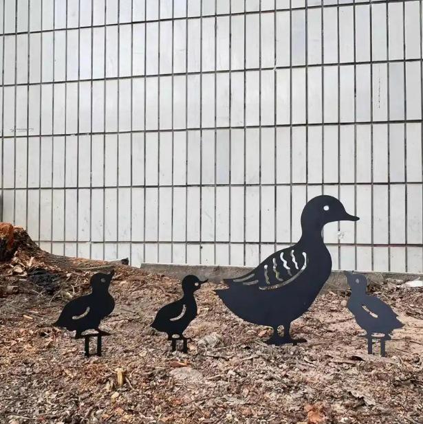 Creative Wrought Iron Duck Family Garden Silhouette Ornaments
