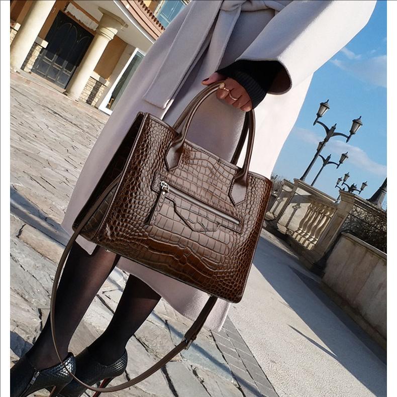 Роскошная черная сумка-тоут из коровьей кожи с тиснением под крокодила – Элегантная и практичная для путешествий