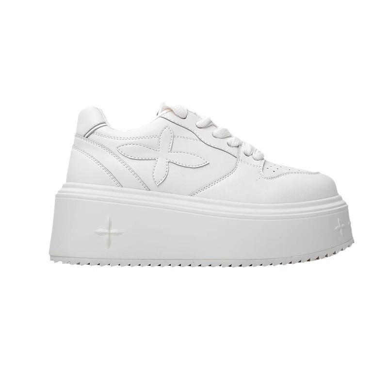 Кожаные толстоподошвенные увеличивающие рост маленькие белые туфли женские модели осень 2025 новый популярный высококлассный универсальный маффин повседневная обувь