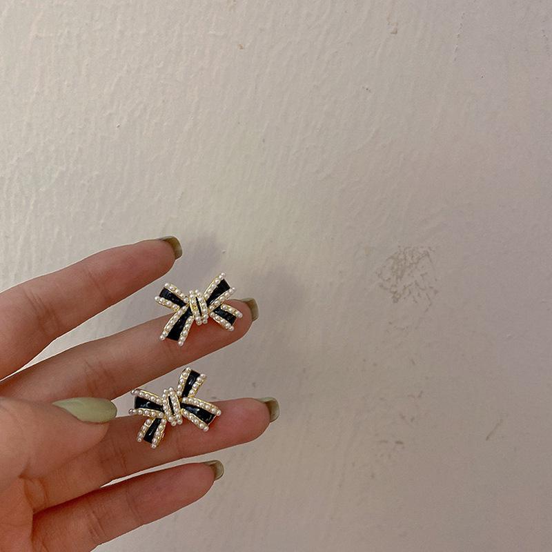 Трендовые клетчатые мозаичные серьги Осень/Зима 2025 для женщин