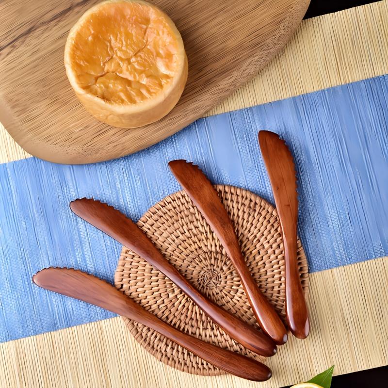 1 шт. Премиальный деревянный нож для масла с зубчатым краем - Идеален для намазывания сыра и джема, Кухонный предмет первой необходимости для домашних кулинаров и шеф-поваров, Инструмент для намазывания масла