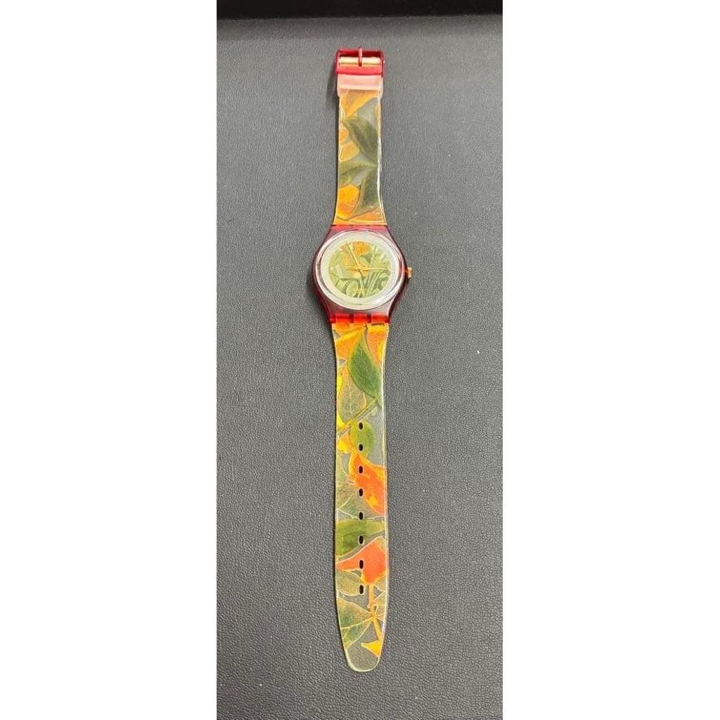 Б/у часы Swatch с цветочным узором, аналоговые, в рабочем состоянии