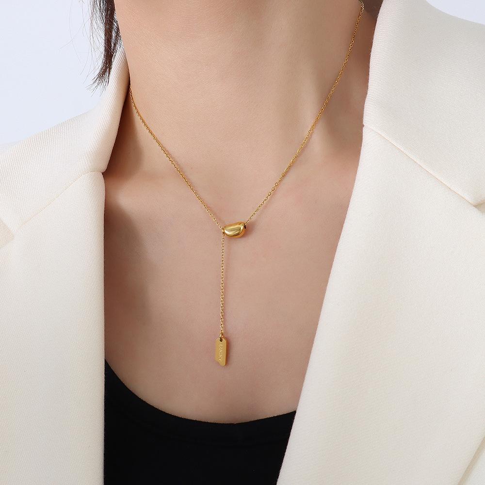 Marka French Wind Necklace Titanium Steel Plated 18K Gold Small Golden Bean Fringed Lucky Long Pendant Jewelry Women