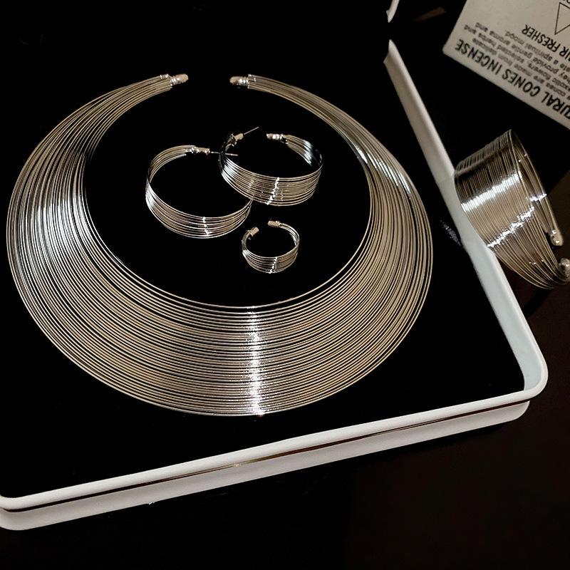 Европейский и Американский Геометрический Многослойный Набор Ожерелий: Ретро Роскошная Цепочка на Ключицы Модные Аксессуары