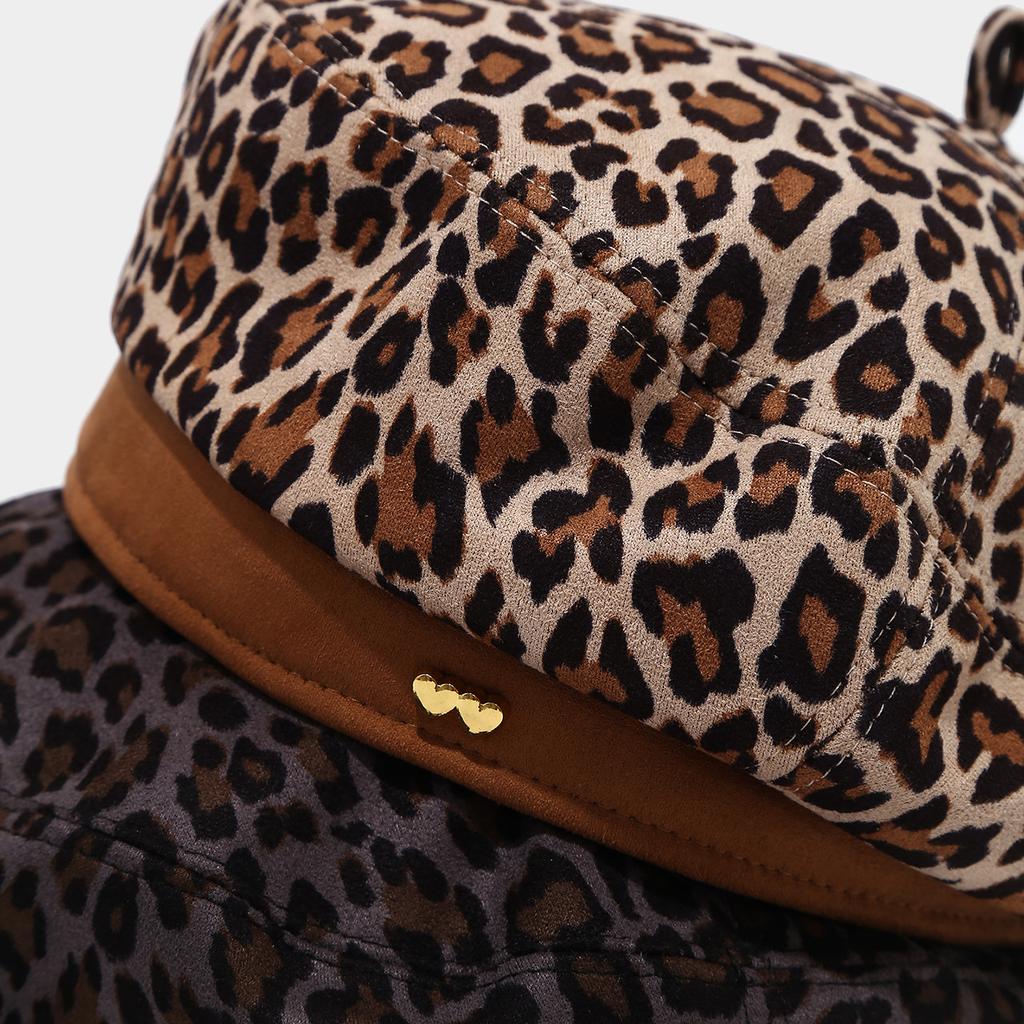 Leopard Print Beret Hat for Women Retro Heart Metal Badge Vintage French Style Warm Autumn Winter Painter Cap