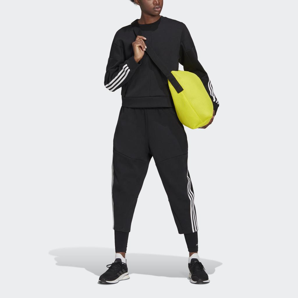 adidas Свитшот женский с тремя полосками по бокам, свободного кроя, с круглым вырезом, черный GL0343