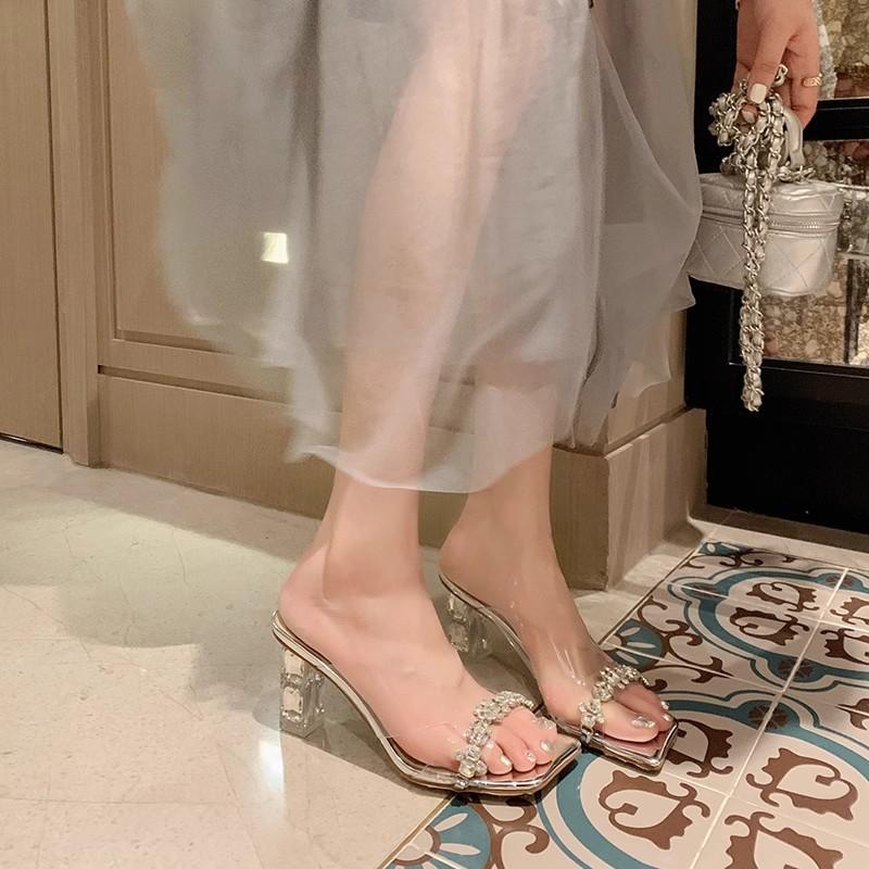 Прозрачные хрустальные туфли на высоком каблуке, сексуальные сандалии со стразами, толстый каблук, красивые крутые тапочки, модные и универсальные для женщин