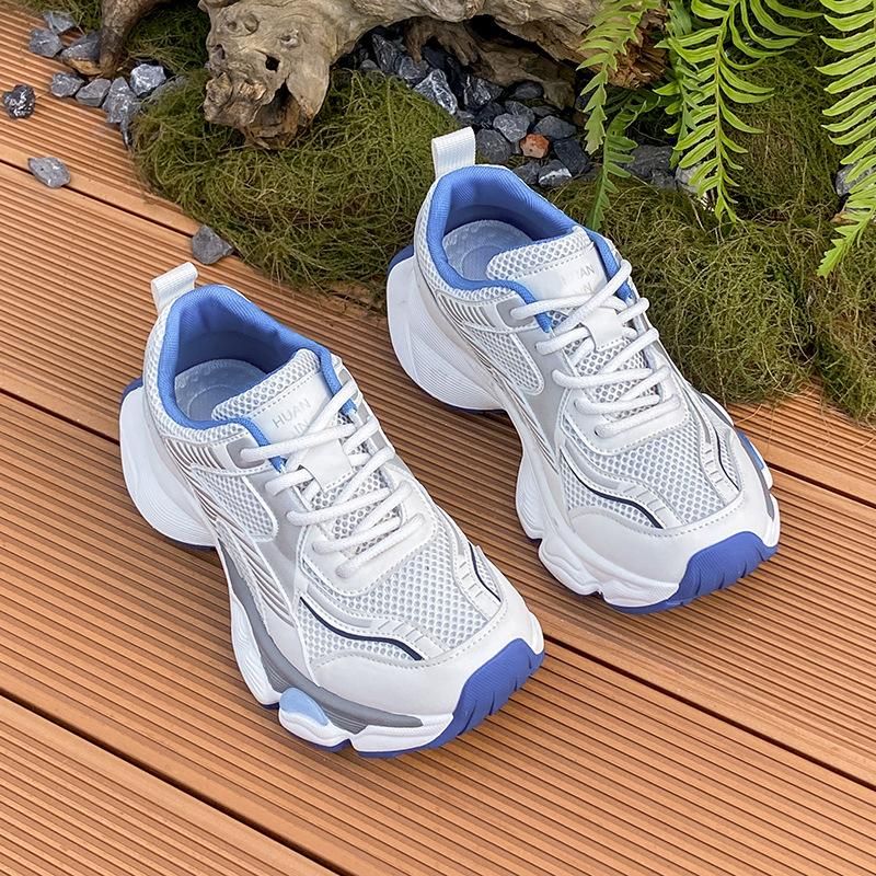 Европейская популярная мода универсальная повседневная спортивная обувь женская 2025 лето новая дышащая сетка толстая подошва цветовая гамма кроссовки папы