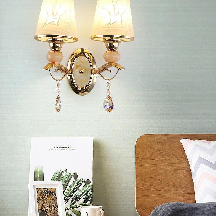 2025 Современный теплый настенный светильник для спальни, гостиной, столовой и лестницы