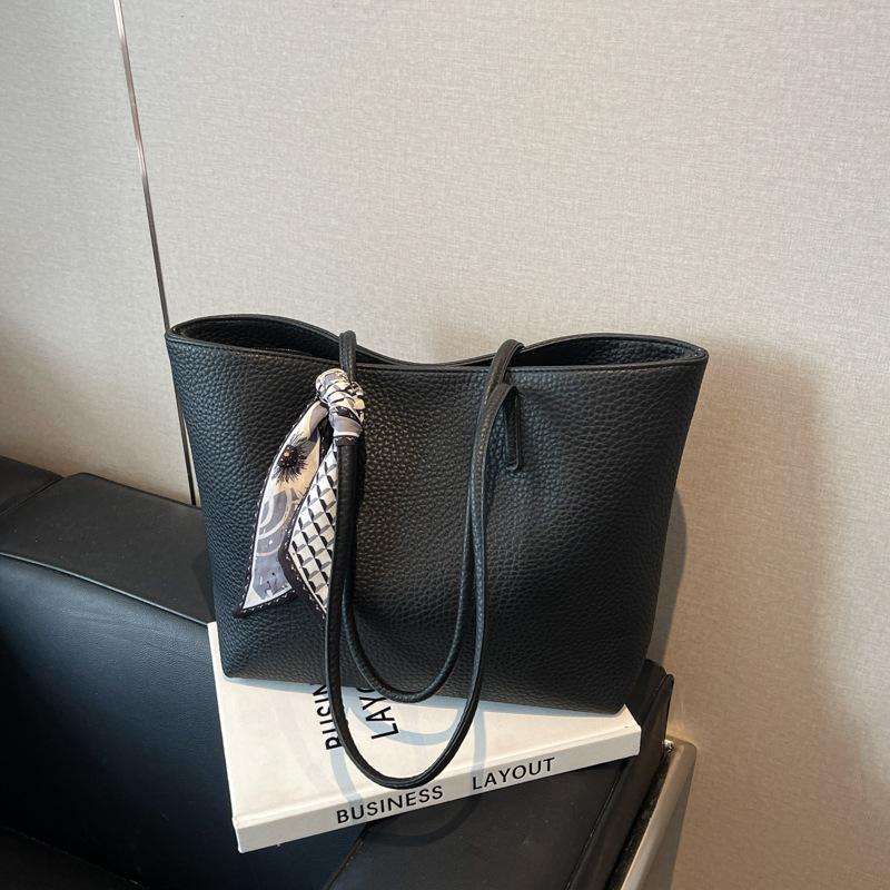 Сумка большой вместимости женская новая весенне-летняя простая студенческая сумка через плечо для занятий и отдыха, сумка-тоут для работы