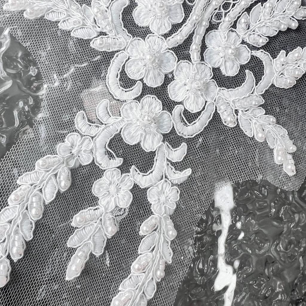 White Mesh Car Bone Thread Handmade Beads Embroidered Flower Applique Wedding Dress Performance Dress Decorative Cloth Sticker Accessories