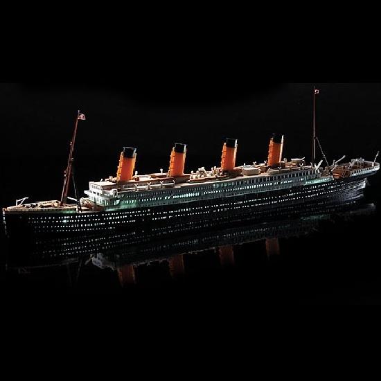 Academy 1/700 Titanic LED Version Painted Plastic Model R.M.S TITANIC (MCP)