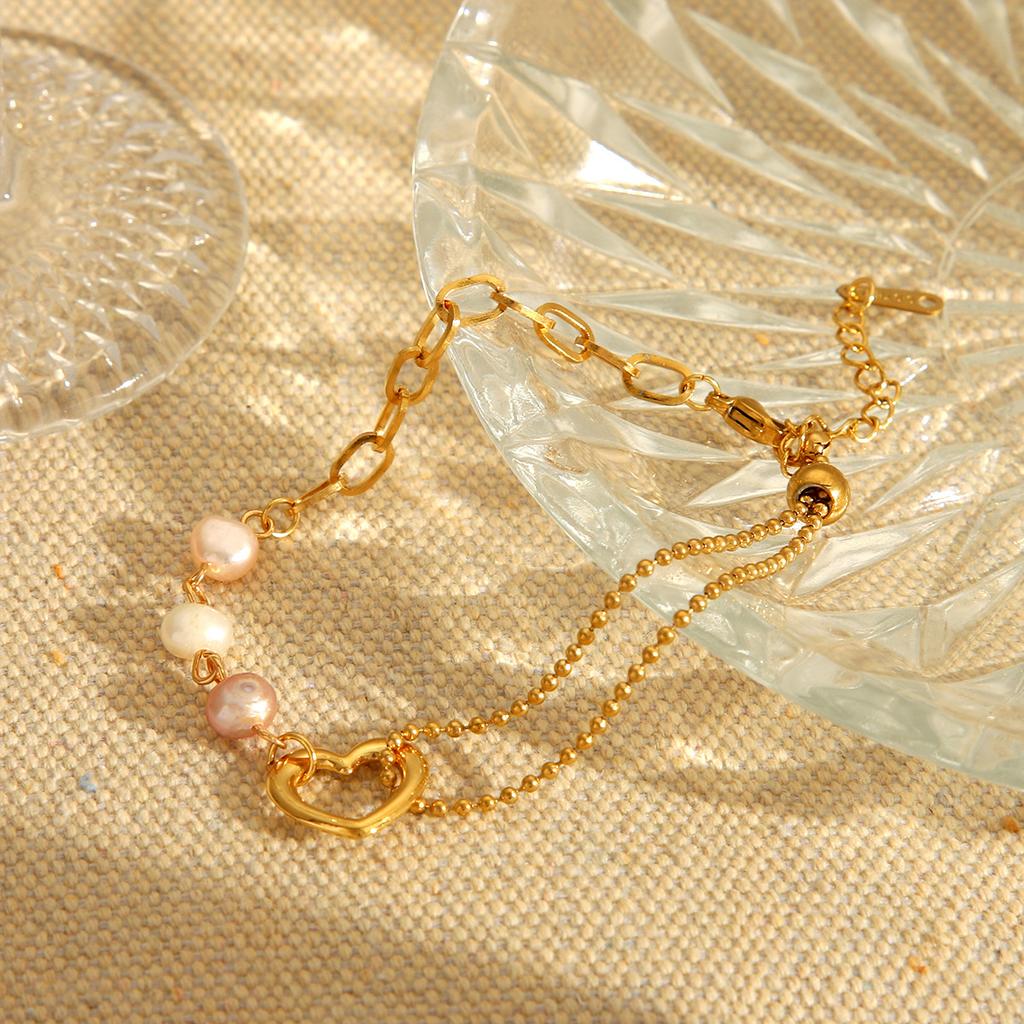 Hot-selling Heart Pendant Stainless Steel Bracelet for Women, Vintage Elegant Pearl Jewelry, Titanium Steel Accessories
