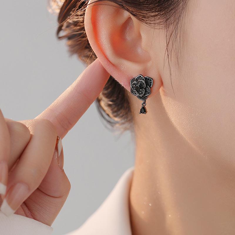 Очаровательные женские серьги с черными цветами и кубическим цирконием, свадебные серьги с каплями воды для женщин, роскошные винтажные серьги-гвоздики с маленькими камнями