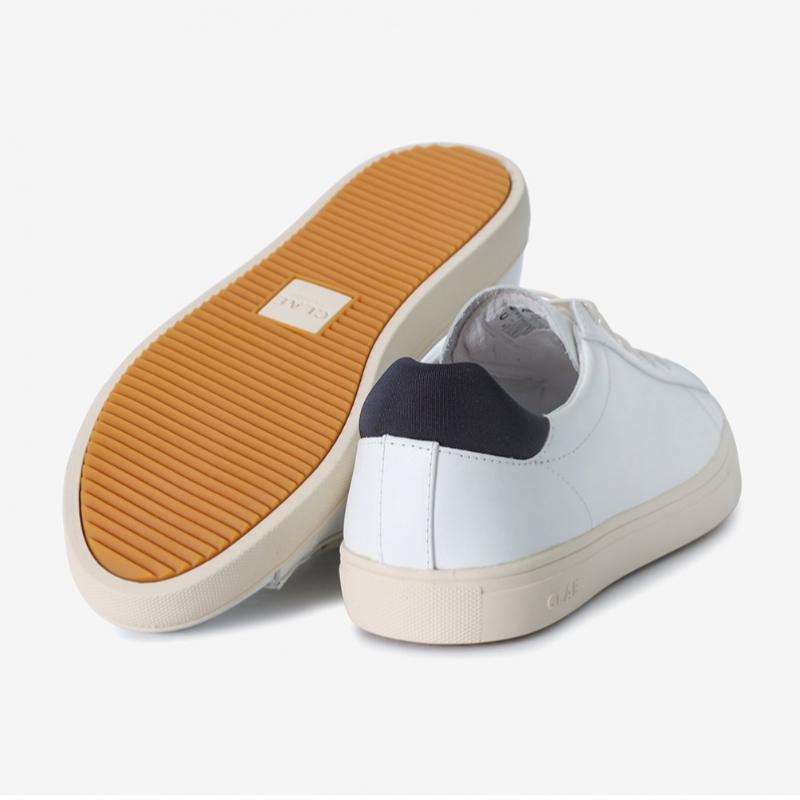 Белые кожаные кроссовки Clae Sceu233br00