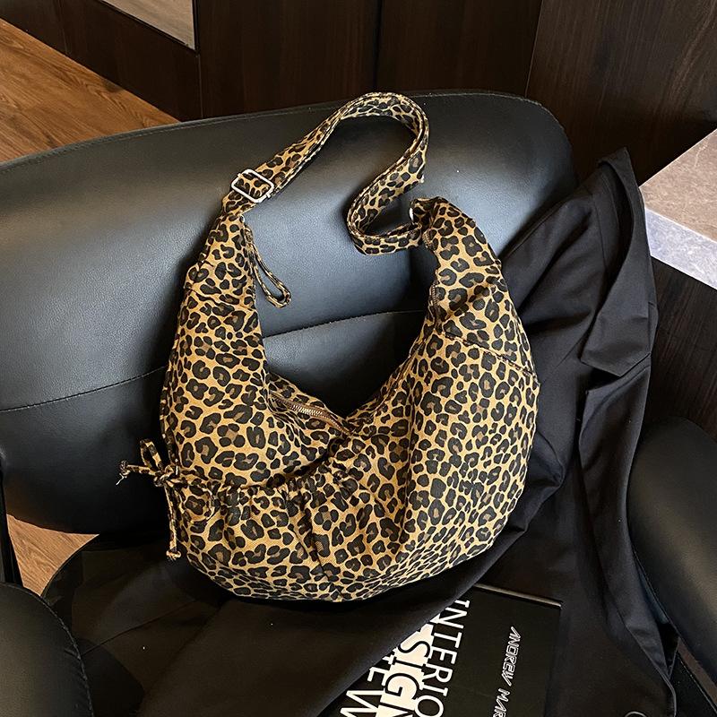 Зимняя новая повседневная ленивая сумка-тоут с леопардовым принтом женская студенческая универсальная сумка-мессенджер для поездок на работу