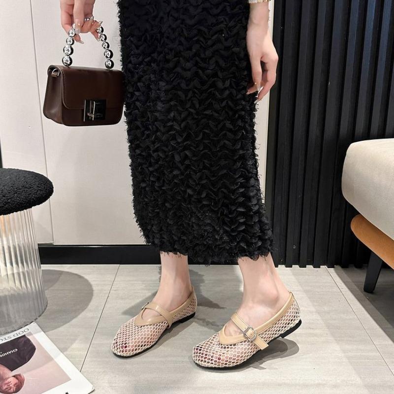 Сандалии на плоской подошве с металлической пряжкой для женщин, для ношения на открытом воздухе, с полыми повседневными сандалиями