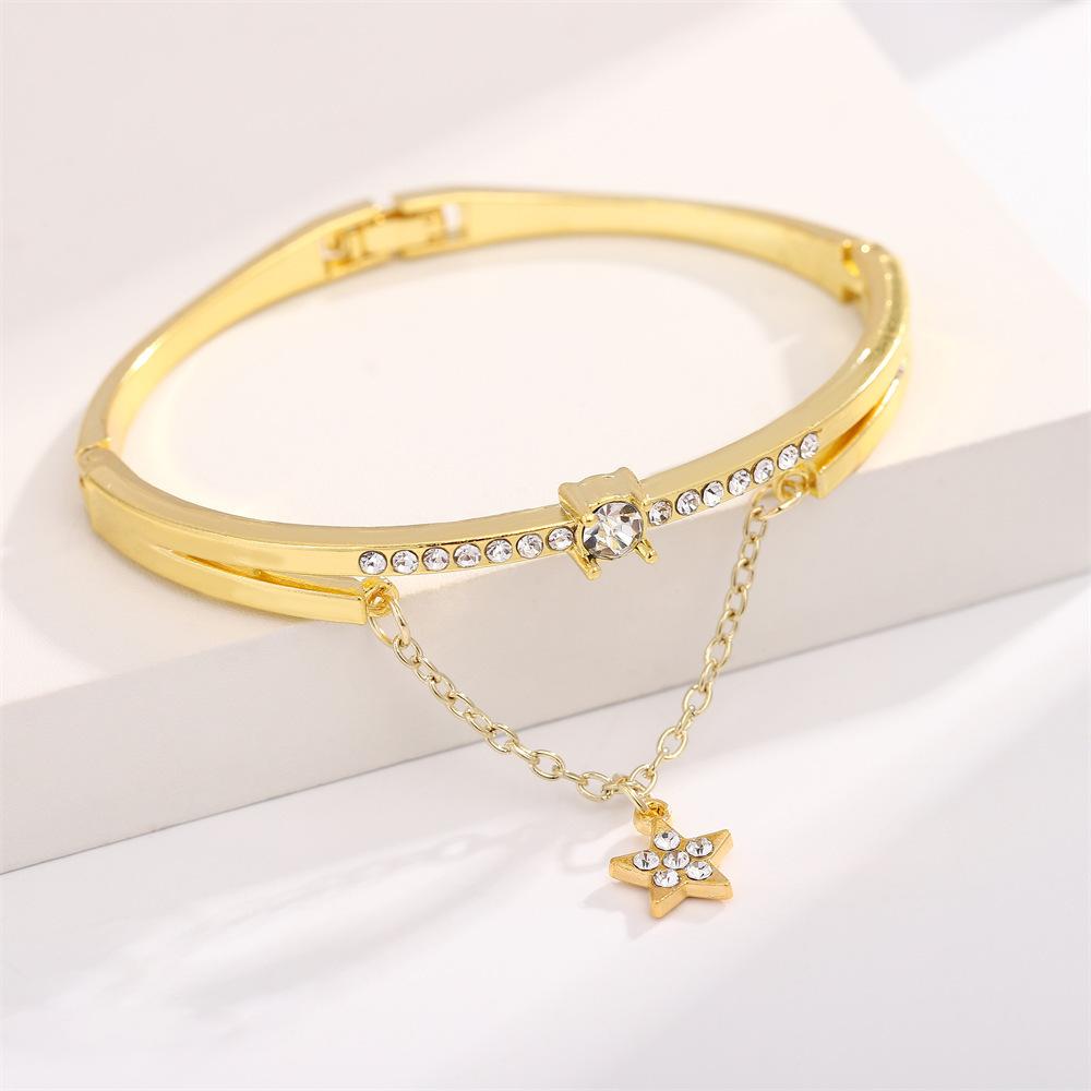Pentagram Star Diamond Pendant Bracelet Crystal Wristband Wristlet Chain Accessories