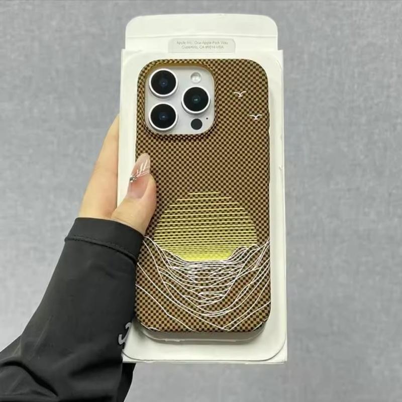 Роскошный Тонкий Чехол-Броня с Узором из Углеродного Волокна для iPhone 16 15 14 13 Pro Max Пластиковый Ударопрочный Защитный Бампер
