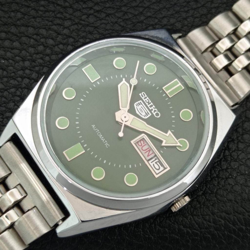 ЯПОНСКИЕ ВИНТАЖНЫЕ ОТРЕМОНТИРОВАННЫЕ АВТОМАТИЧЕСКИЕ МУЖСКИЕ ЧАСЫ SEIKO 5 С ЗЕЛЕНЫМ ЦИФЕРБЛАТОМ a444452-1