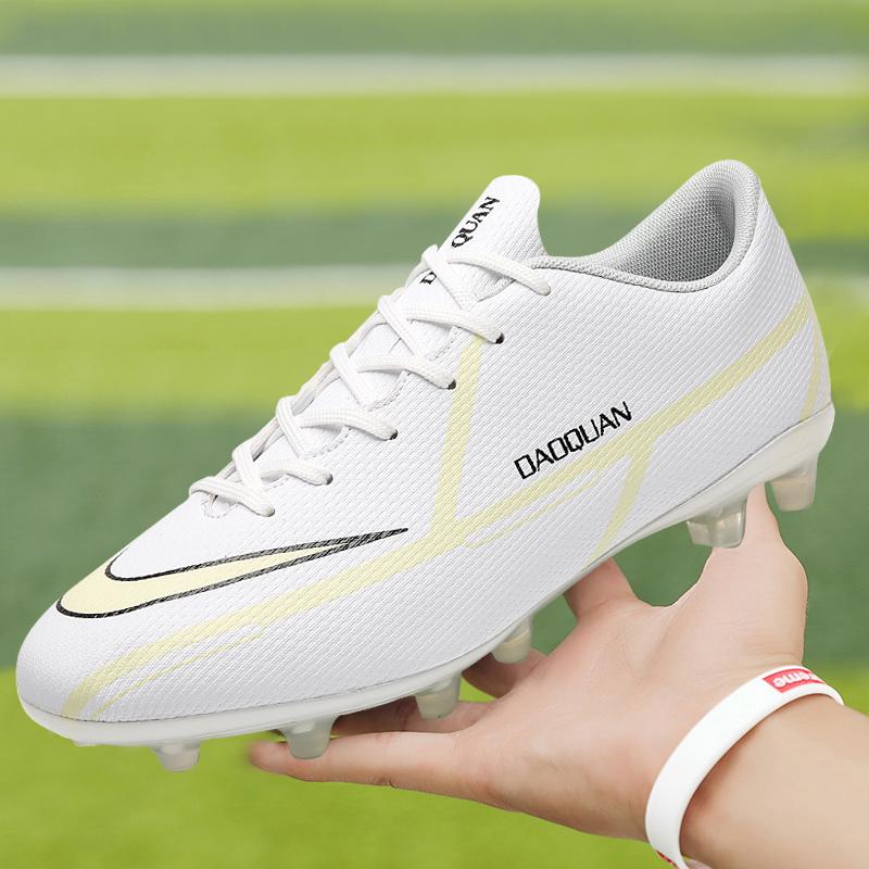 Football Boots Comfortable Soccer Shoes Breathable White Football Men Sneakers Futsal Training Shoes Tenis Masculino Zapatillas