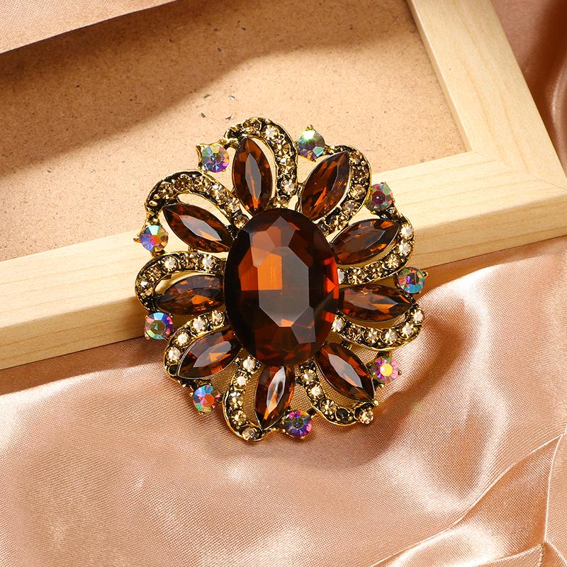 Европейская и американская мода Хрустальная брошь-цветок: Сплав, Бриллиант Женский Аксессуар для Одежды