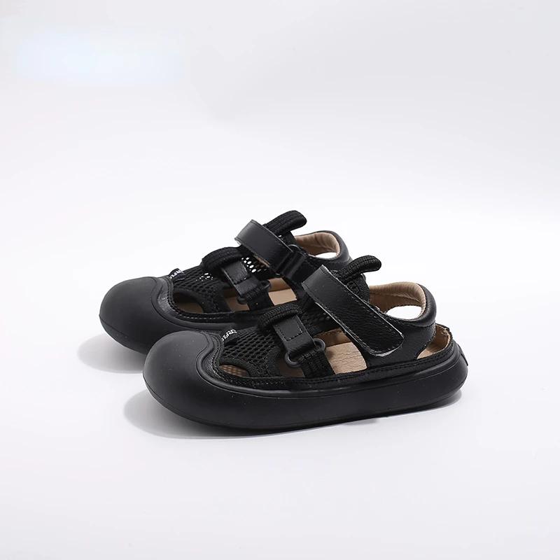Детские сандалии для девочек 2024 года, летние, новые, модные, корейский стиль, мягкая подошва, удобные, повседневные, противоударные, универсальные, с вырезами