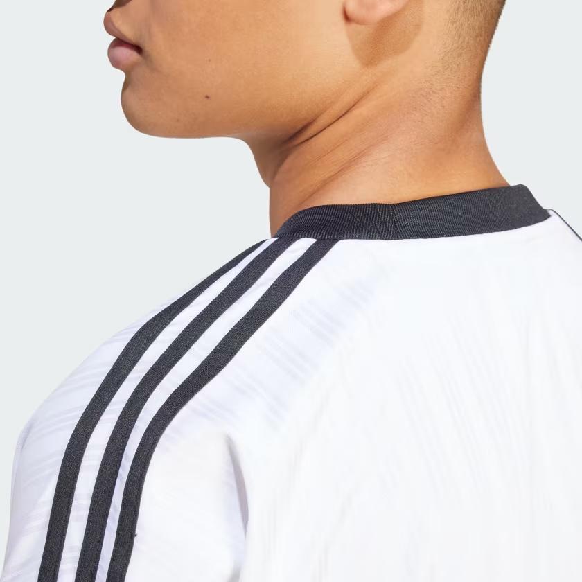adidas Футболка Adicolor IM9459