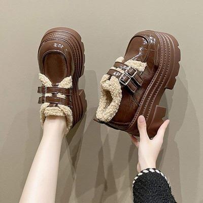 Каблук женские туфли платформа лоферы 2025 зима новые коричневые туфли из маленькой кожи бархатные теплые британские хлопковые туфли