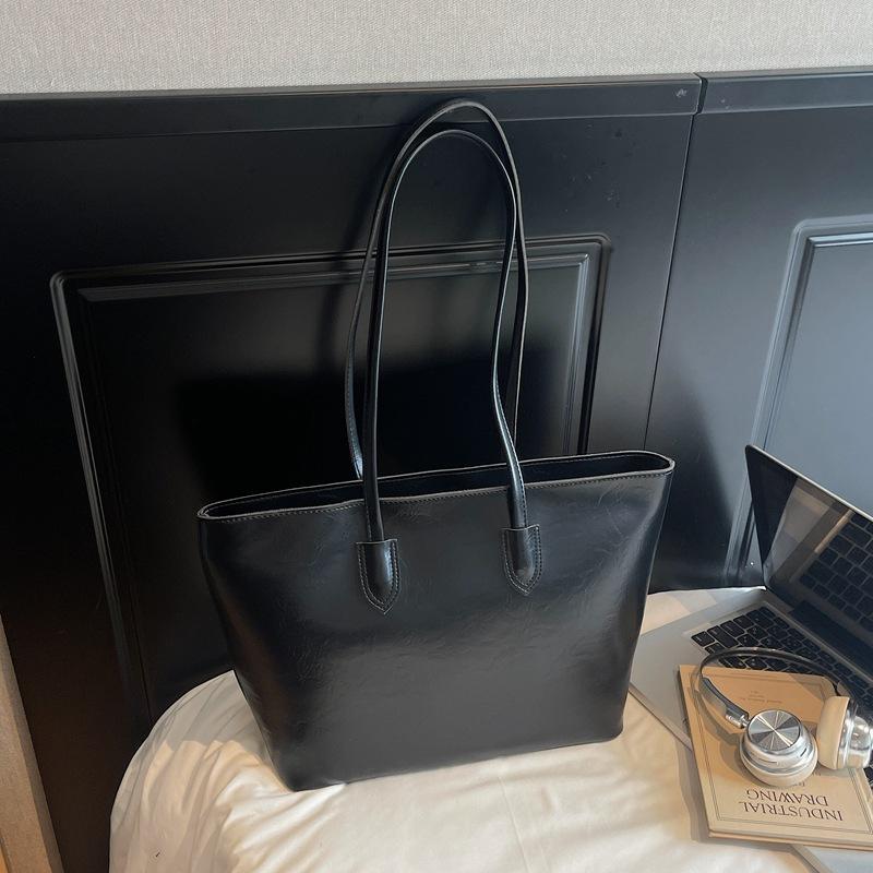 Large Capacity Bag Women's Versatile Fashion Shoulder Bag Student Class Commuter Armpit Bag