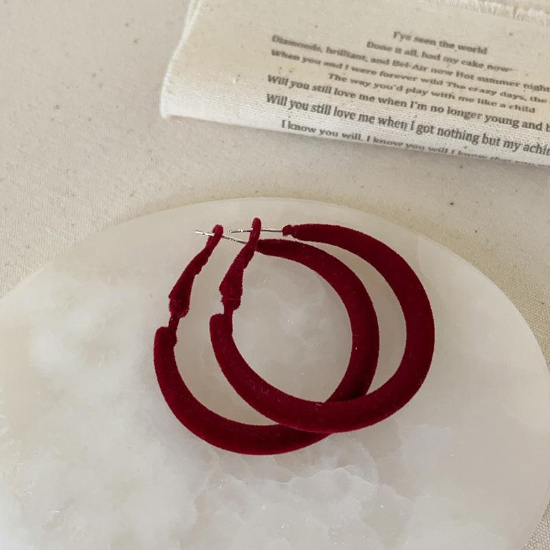 Осенние и зимние серьги цвета красного вина из бархата, женские легкие, роскошные, ретро, элегантные, модные, трендовые, универсальные серьги для поездок на работу