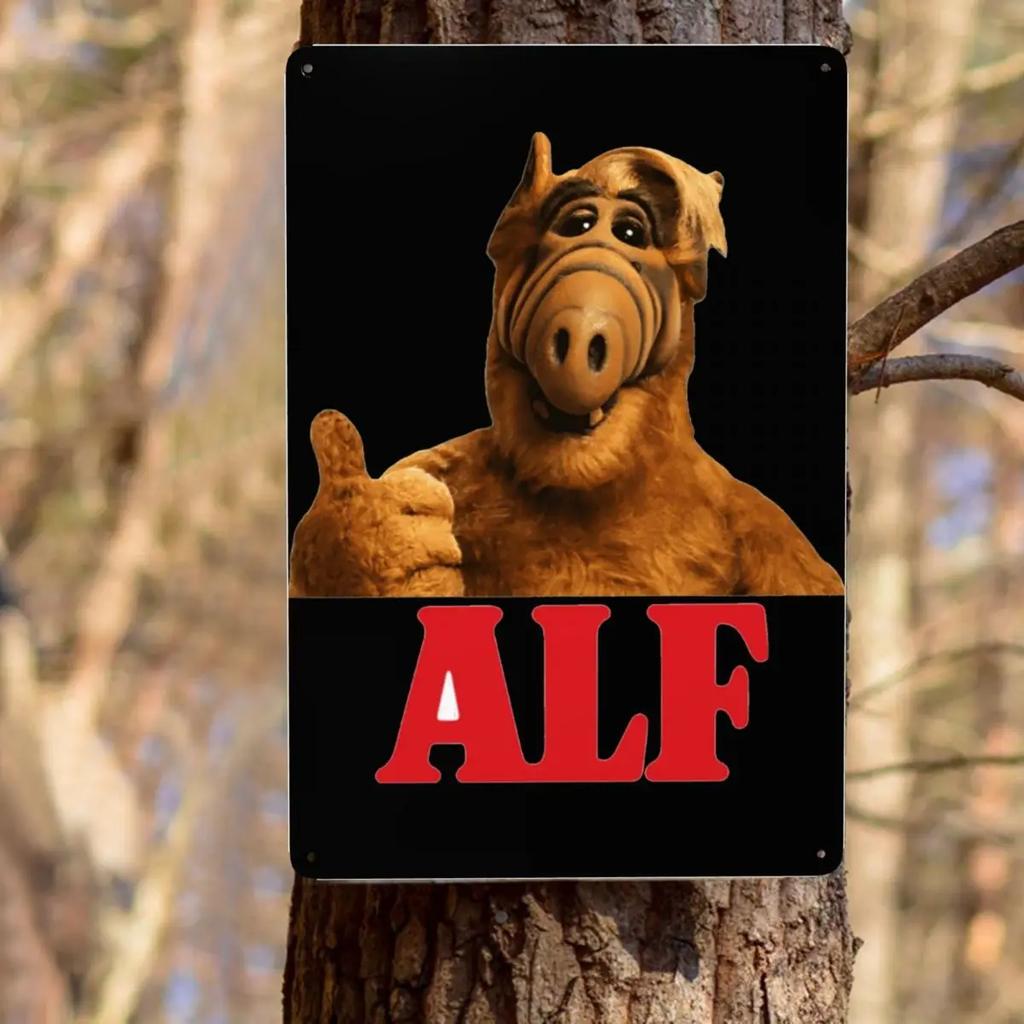 Инопланетная форма жизни ALF Мем Металлическая табличка Ретро Научная фантастика ТВ Жесть Декоративные знаки Таблички Паб Кафе Двор Мужская пещера Бар Настенный декор