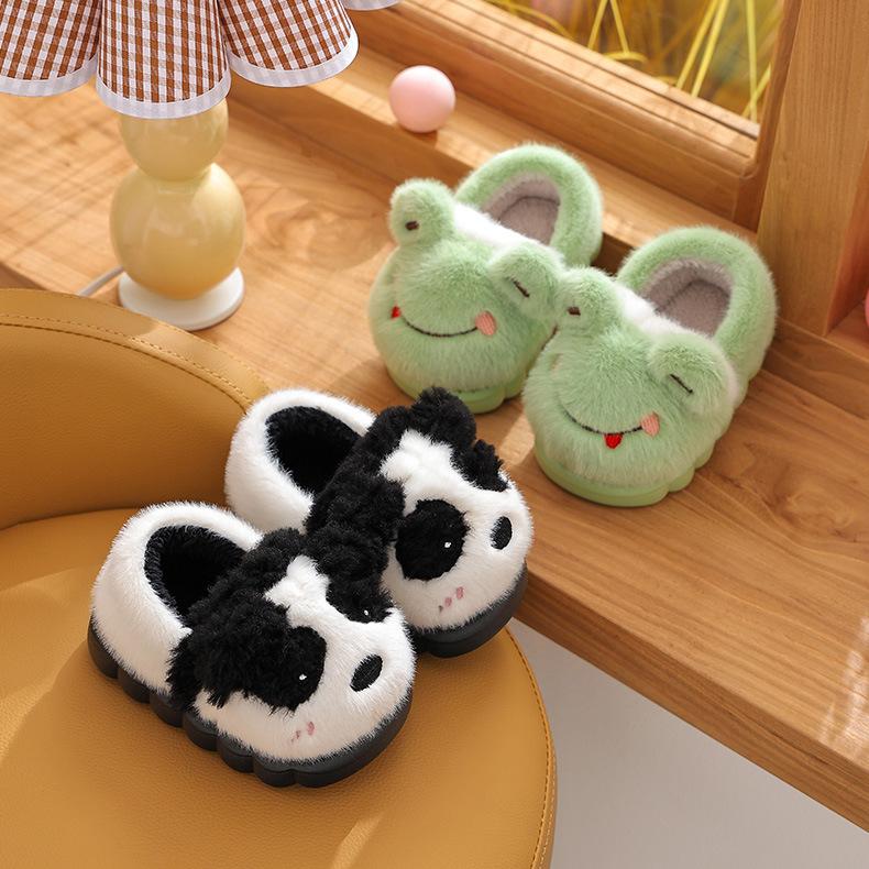 Осенние и зимние домашние хлопковые тапочки. Детские теплые домашние нескользящие милые меховые тапочки для девочек и маленьких мальчиков. Комплектация с хлопковой обувью.
